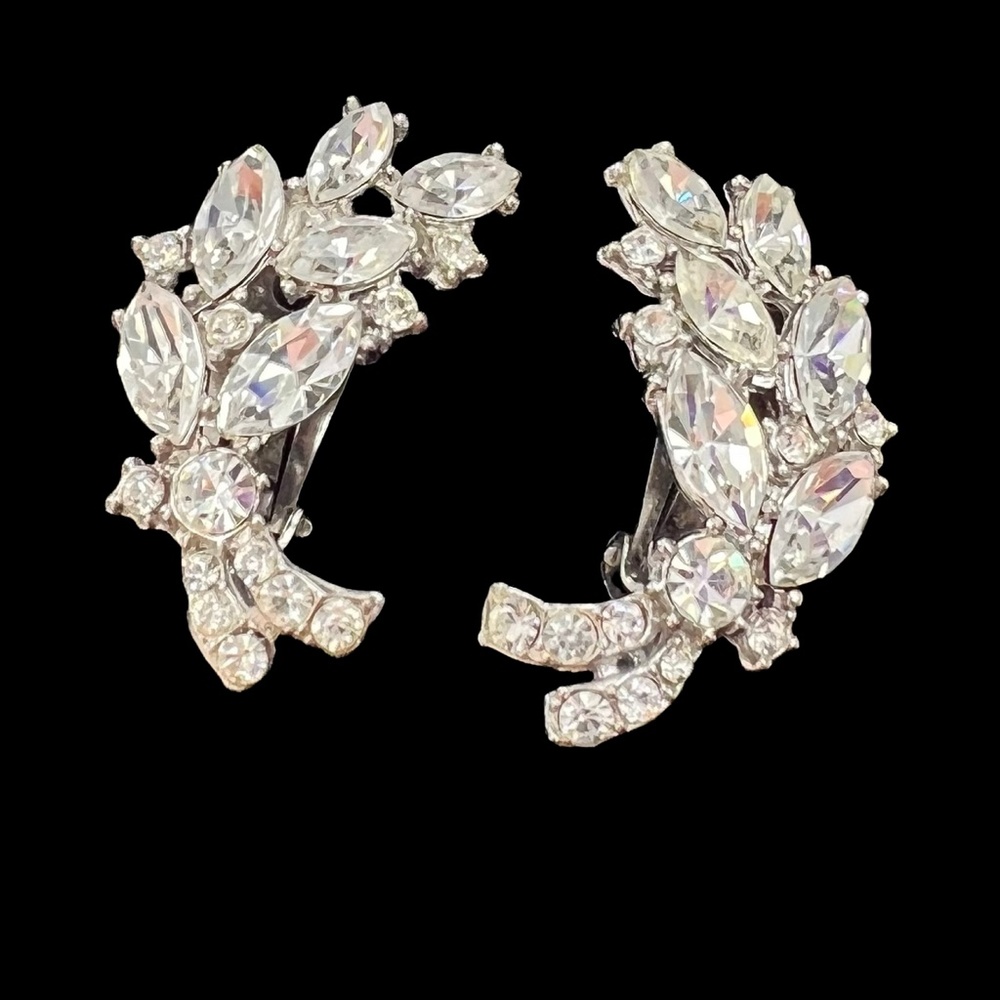 VINTAGE CLEAR CRYSTAL RHINESTONE LAUREL CLUSTER CLIP ON EARRINGS
